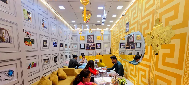 Showroom Retail Gaur City